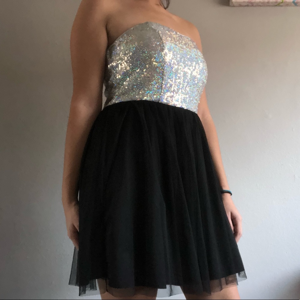 FANCY BLACK SHORT DRESS 🖤